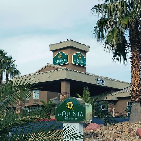 La Quinta Inn & Suites By Wyndham Lv Tropicana Stadium Las Vegas Exterior photo